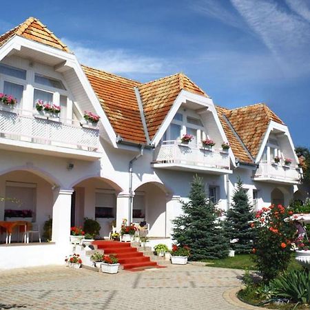 Pension Ovari Бік Екстер'єр фото