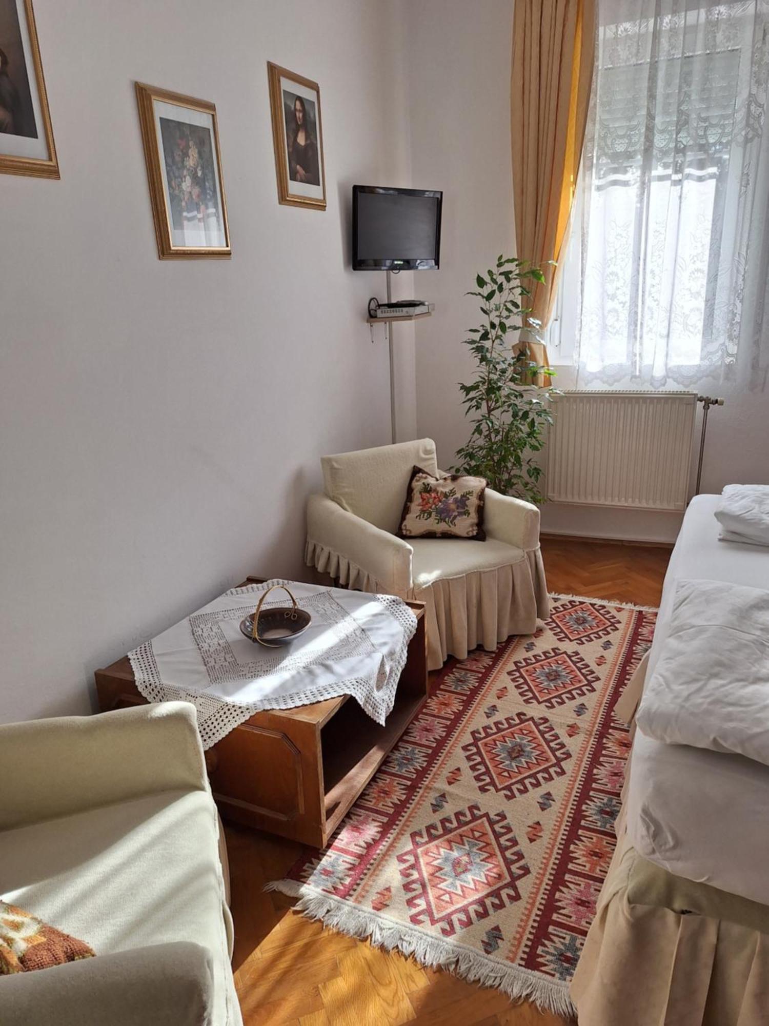 Pension Ovari Бік Екстер'єр фото