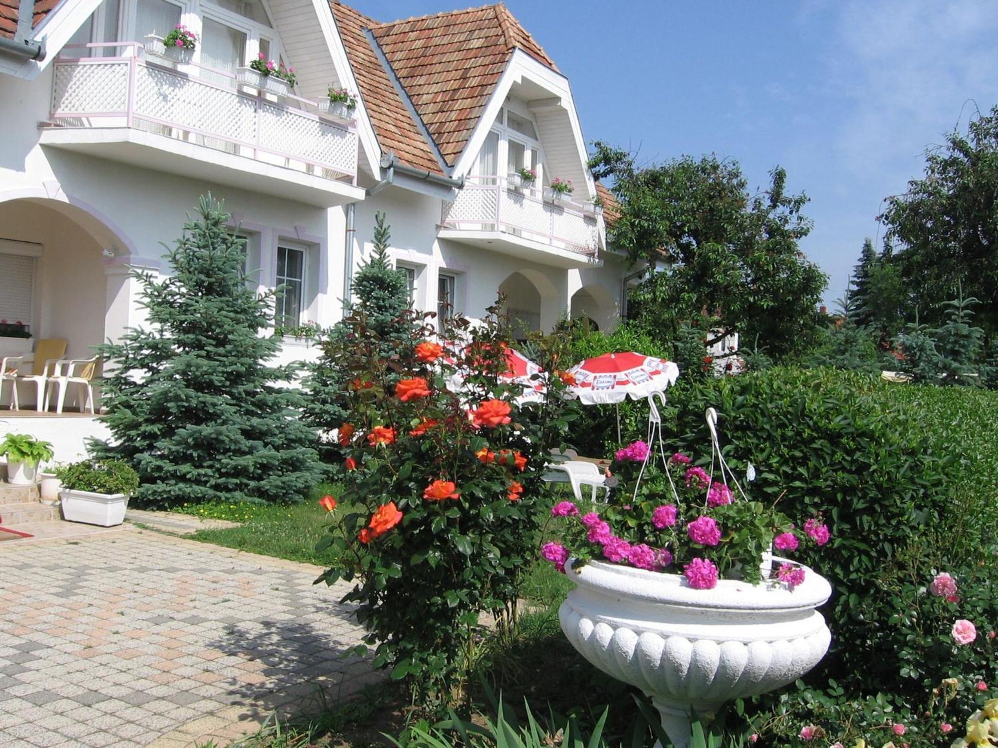 Pension Ovari Бік Екстер'єр фото